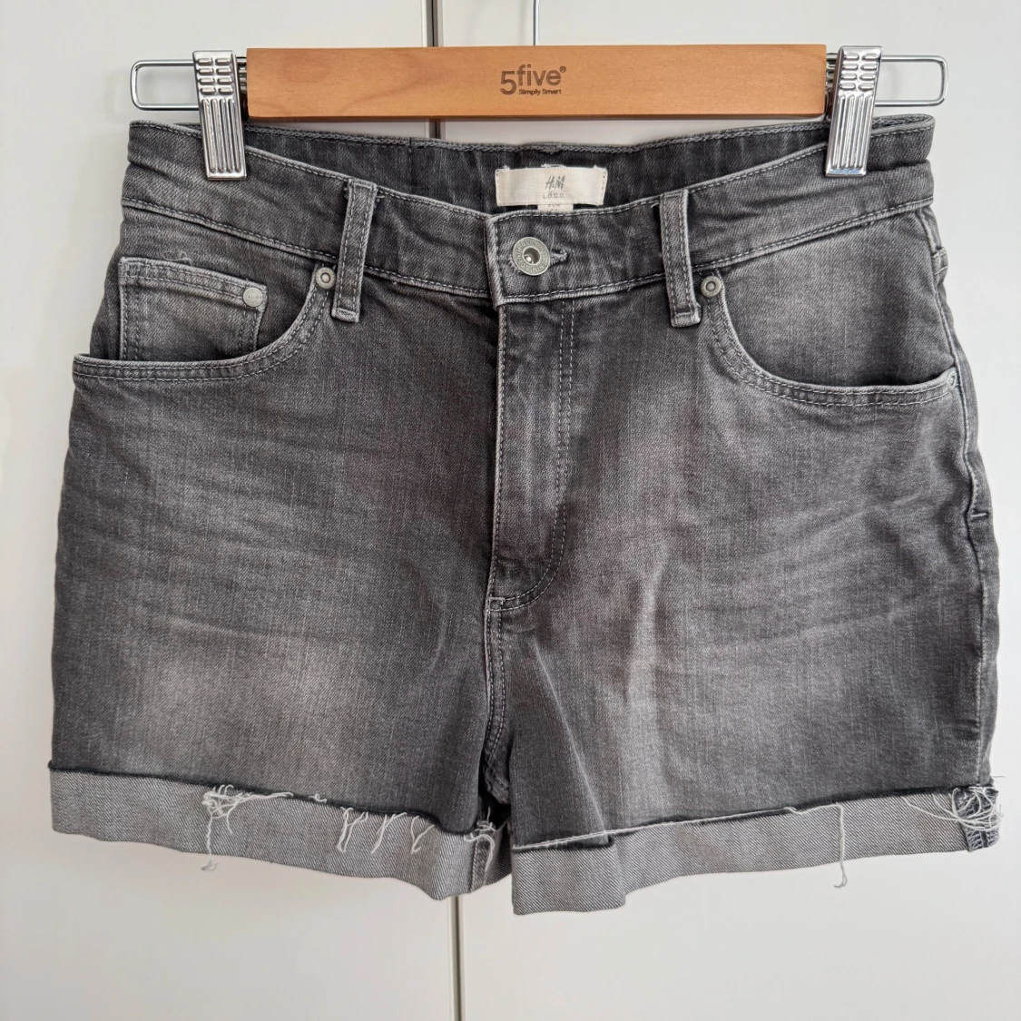 Grå jeansshorts från H&M, strl 34
