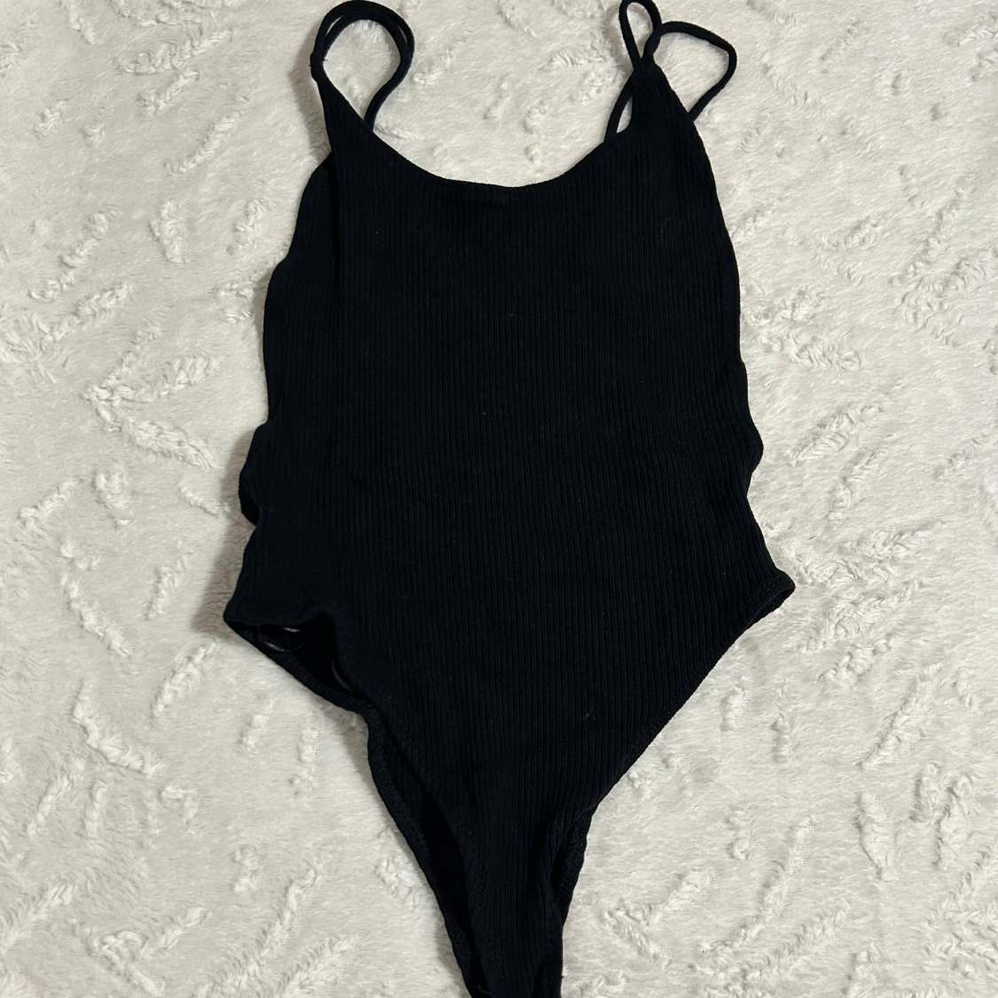 Svart ribbad body från Pull&Bear (M)