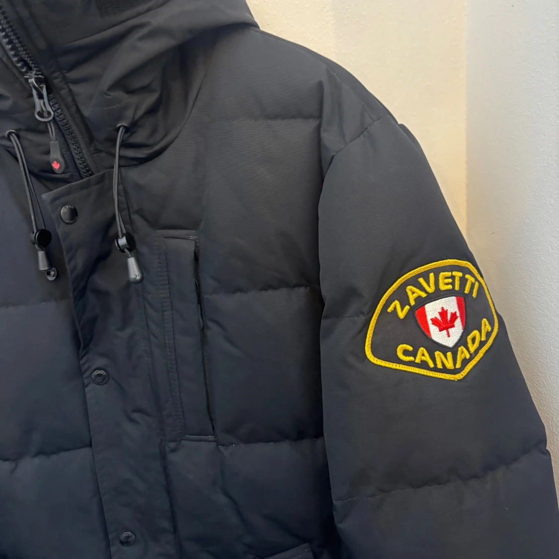 Svart pufferjacka från Zavetti Canada - 2