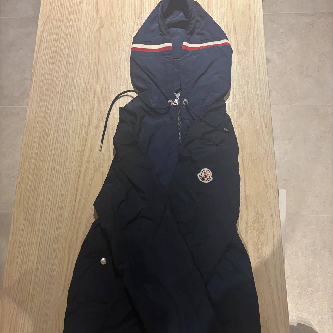 Mörkblå vindjacka från Moncler