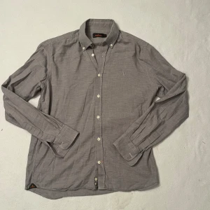 Morris skjorta - En riktigt snygg Morris skjorta. Stl:M, inga skador.