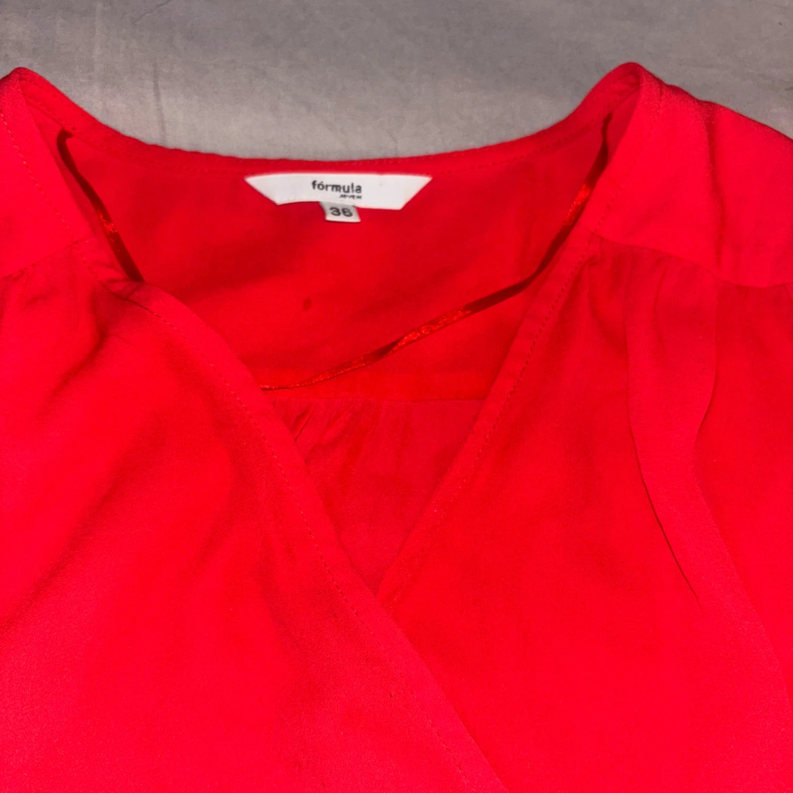 Röd omlottblus från Fórmula - 2