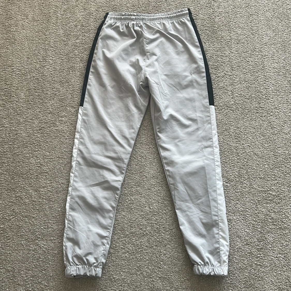 Lacoste grå och svart tracksuit - 2