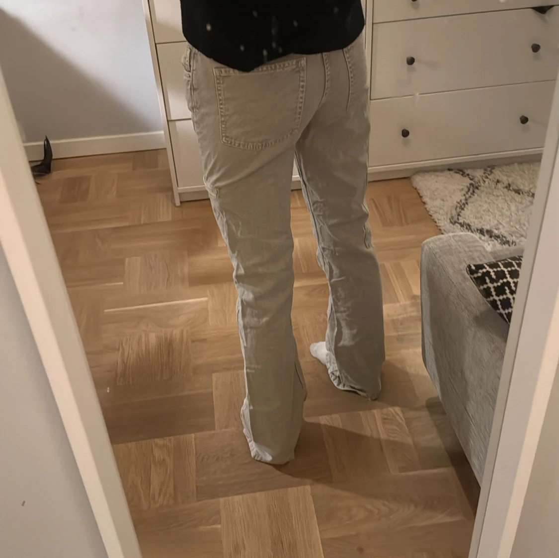 Unika raka/utsvägda lowwaist jeans från Zara - 1