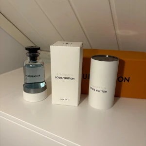 Louis Vuitton Imagination  - Säljer nu min Imagination då jag rensar från min kollektion. Köpt på Louis Vuitton, kvitto finns. Allt original finns kvar som kartonger och lådor. Mängd enligt bild. Skriv vid minsta lilla fundering🙌