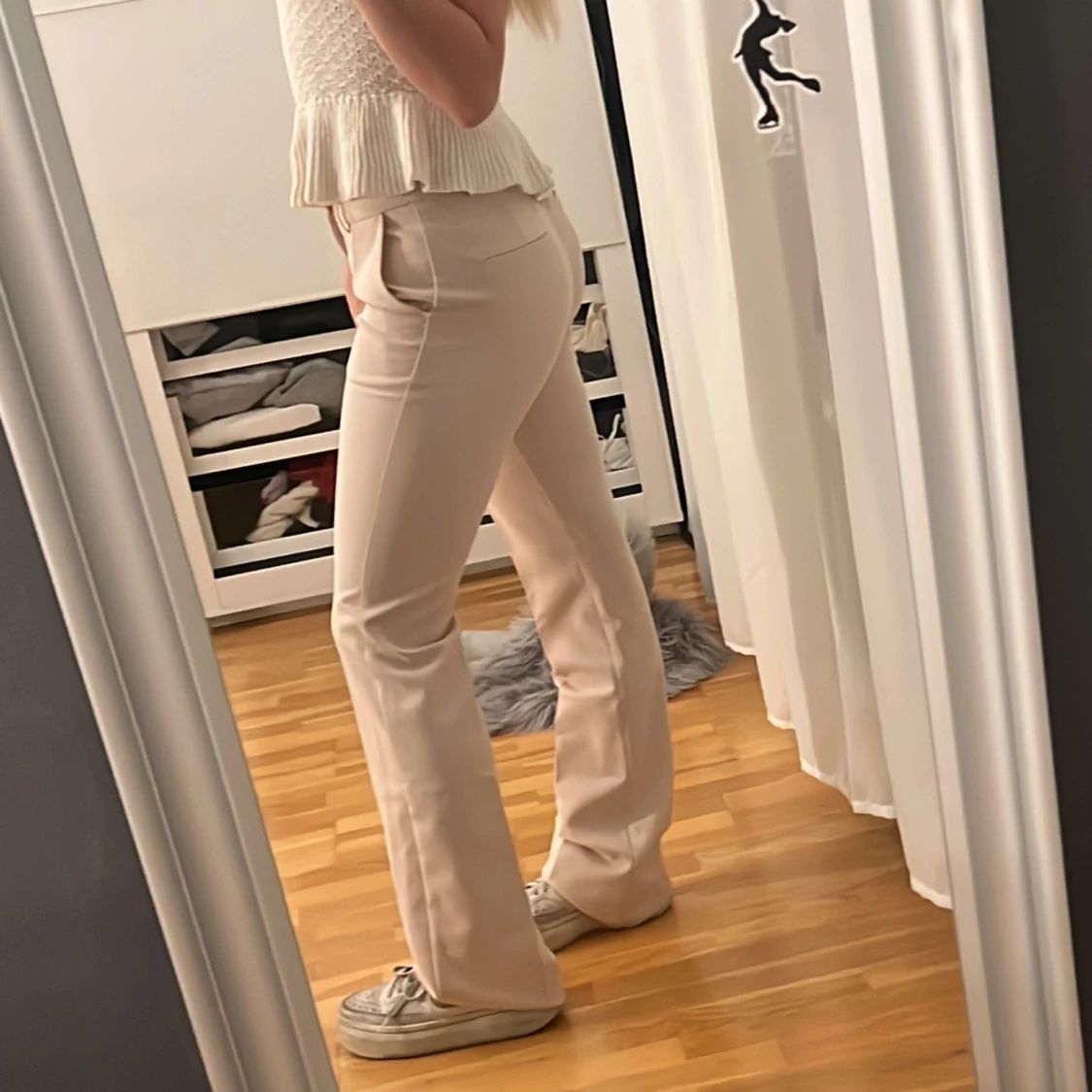 HELT NYA Beiga kostymbyxor från Neo Noir - 4