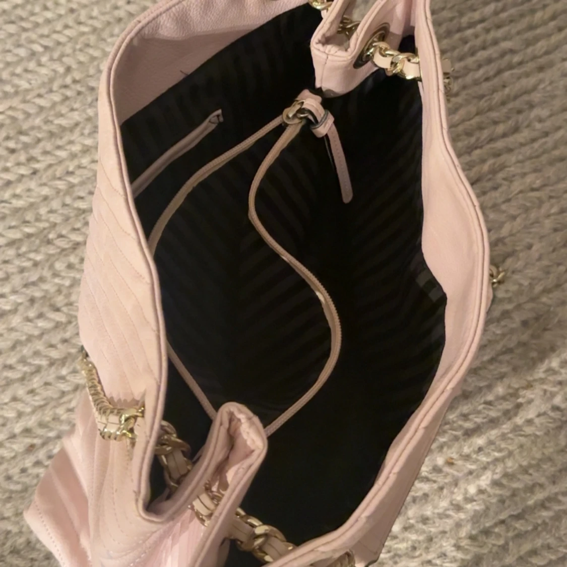 Rosa quiltad axelväska  - 2