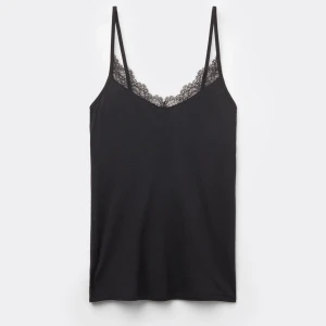 Svart intimissimi linne spets - säljer mitt svarta intimissimi spetslinne då den ej kommit till användning💕passar S/M. pris kan diskuteras!!! skriv gärna om frågor/bilder💞💞nypris: 299kr