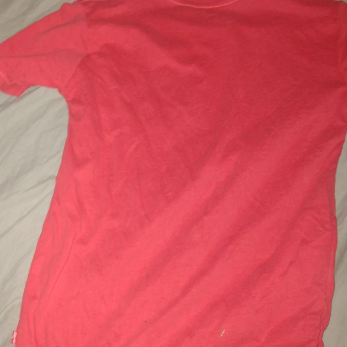 Röd Levi's t-shirt med logga - 1