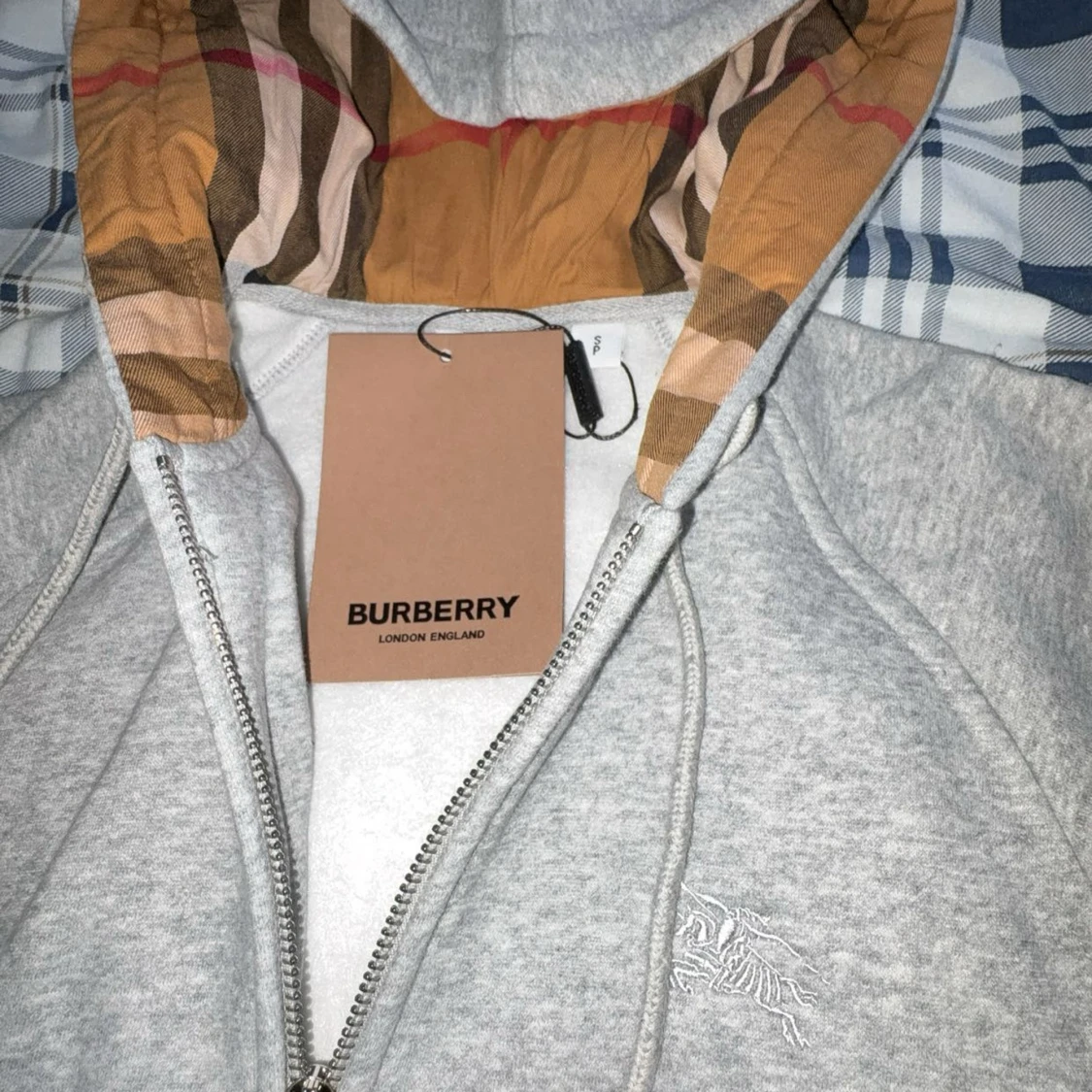 Grå hoodie från Burberry med dragkedja - 2