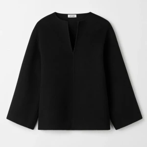 Woven top - Super fin och mysig softgoat tröja perfekt för hösten, kan användas som topp men skulle även vara fin över stickade plagg! Storlek M, bilderna är mina och brukar ha s/xs! Prislapp kvar endast testad