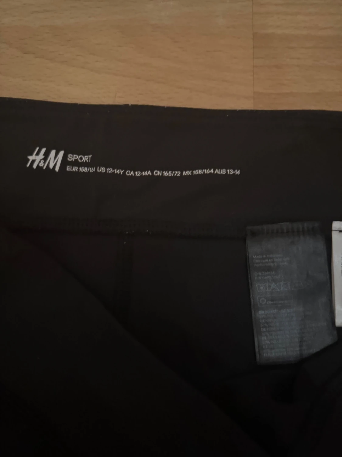 Svarta Capri leggings från H&M Sport - 2