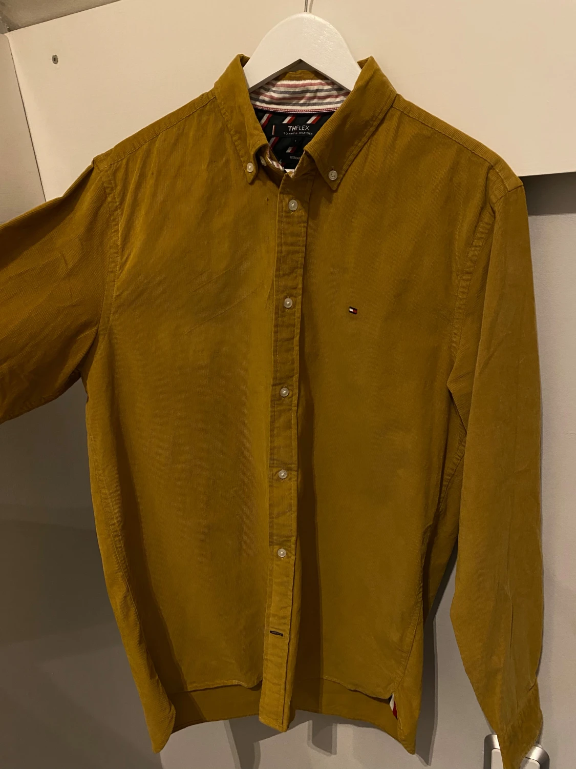 Gul manchesterskjorta Tommy Hilfiger