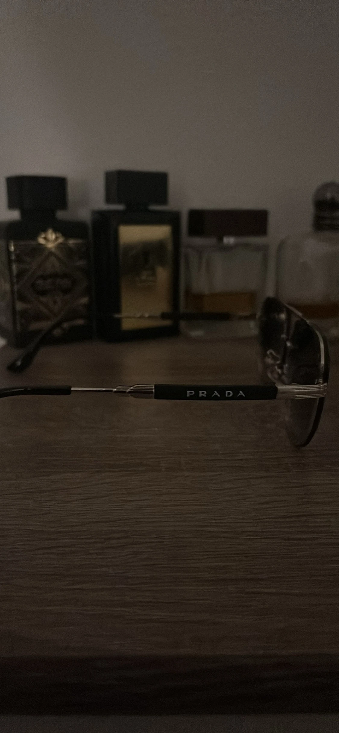 Svarta solglasögon från Prada - 1