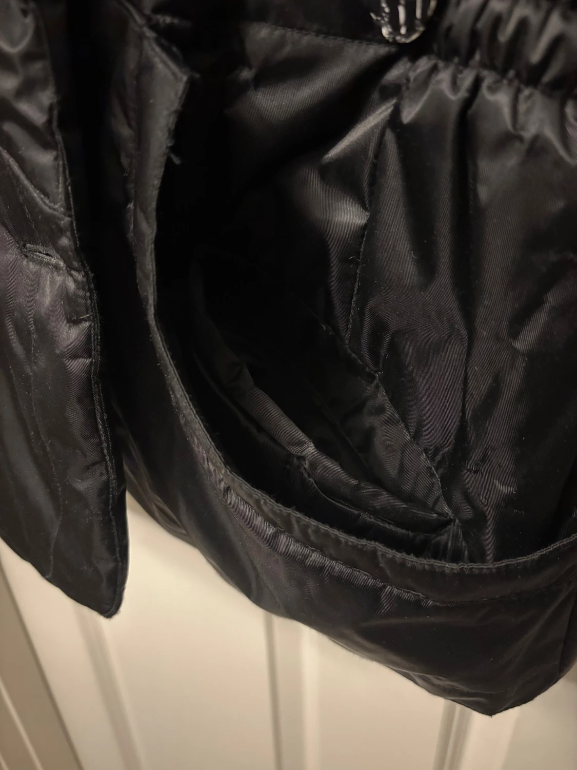 Svart pufferjacka från Hollies - 4
