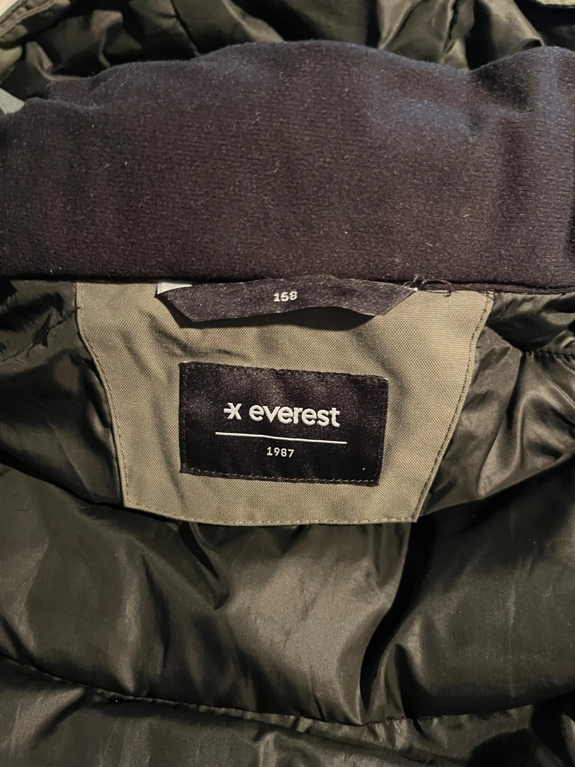 Grön dunjacka från Everest med huva - 3