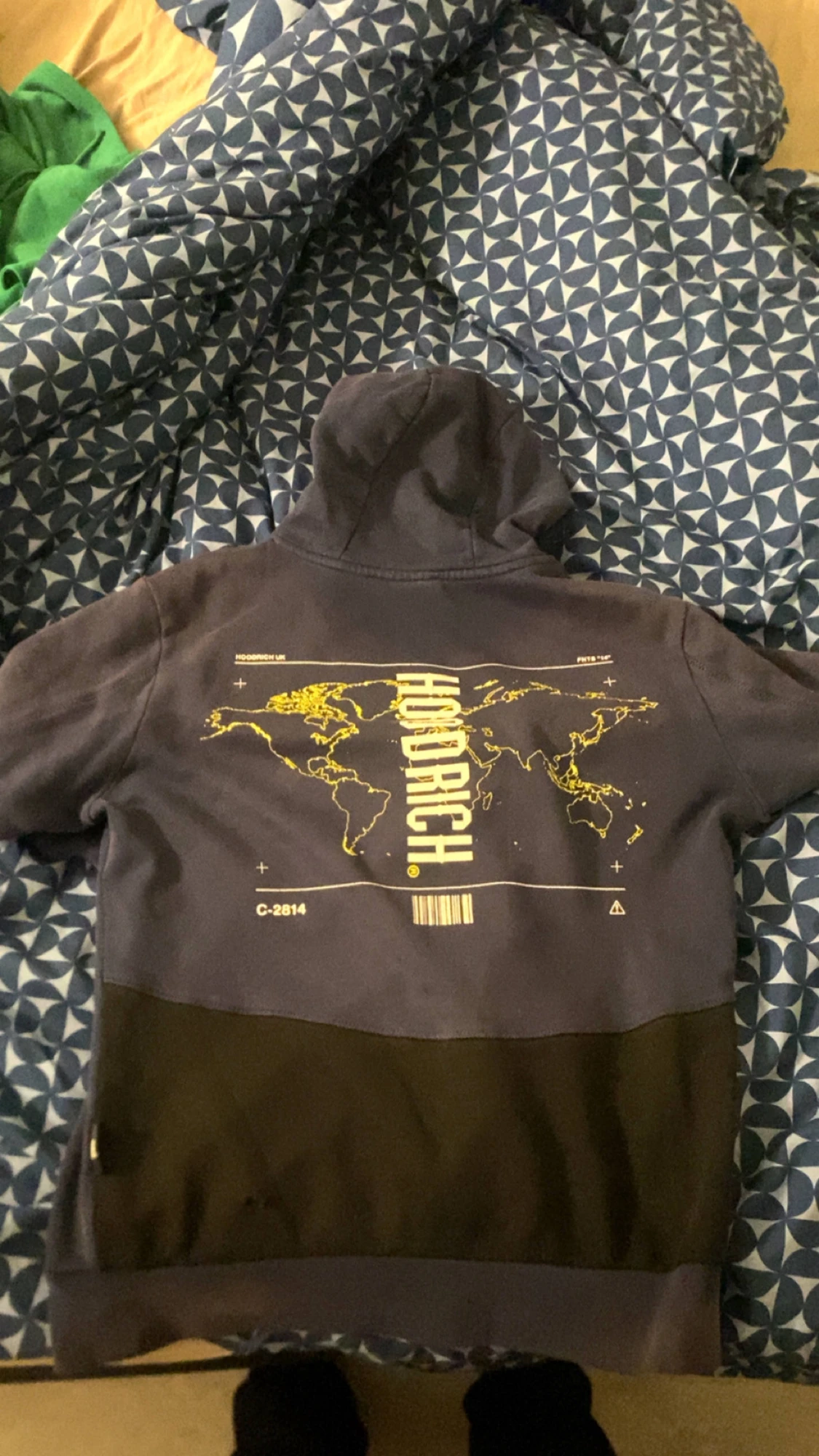 Svart hoodie från Hoodrich med tryck - 1