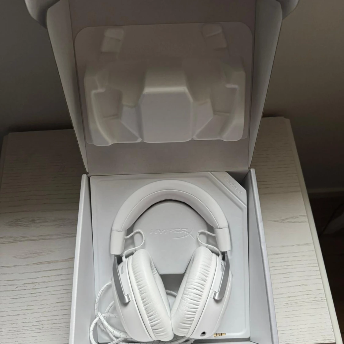 HyperX Cloud III - 1