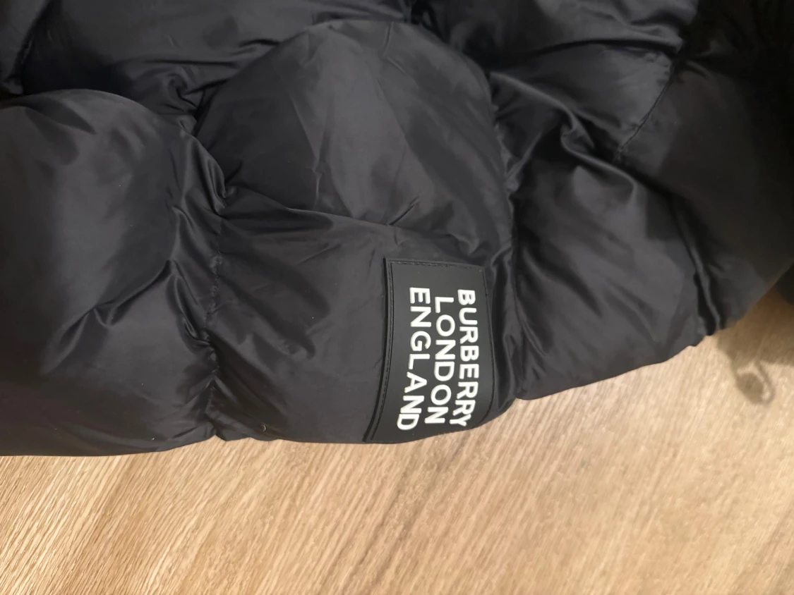 Svart pufferjacka från Burberry M - 1