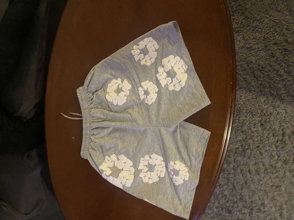 Grå shorts från Denim Tears med blommor - 2