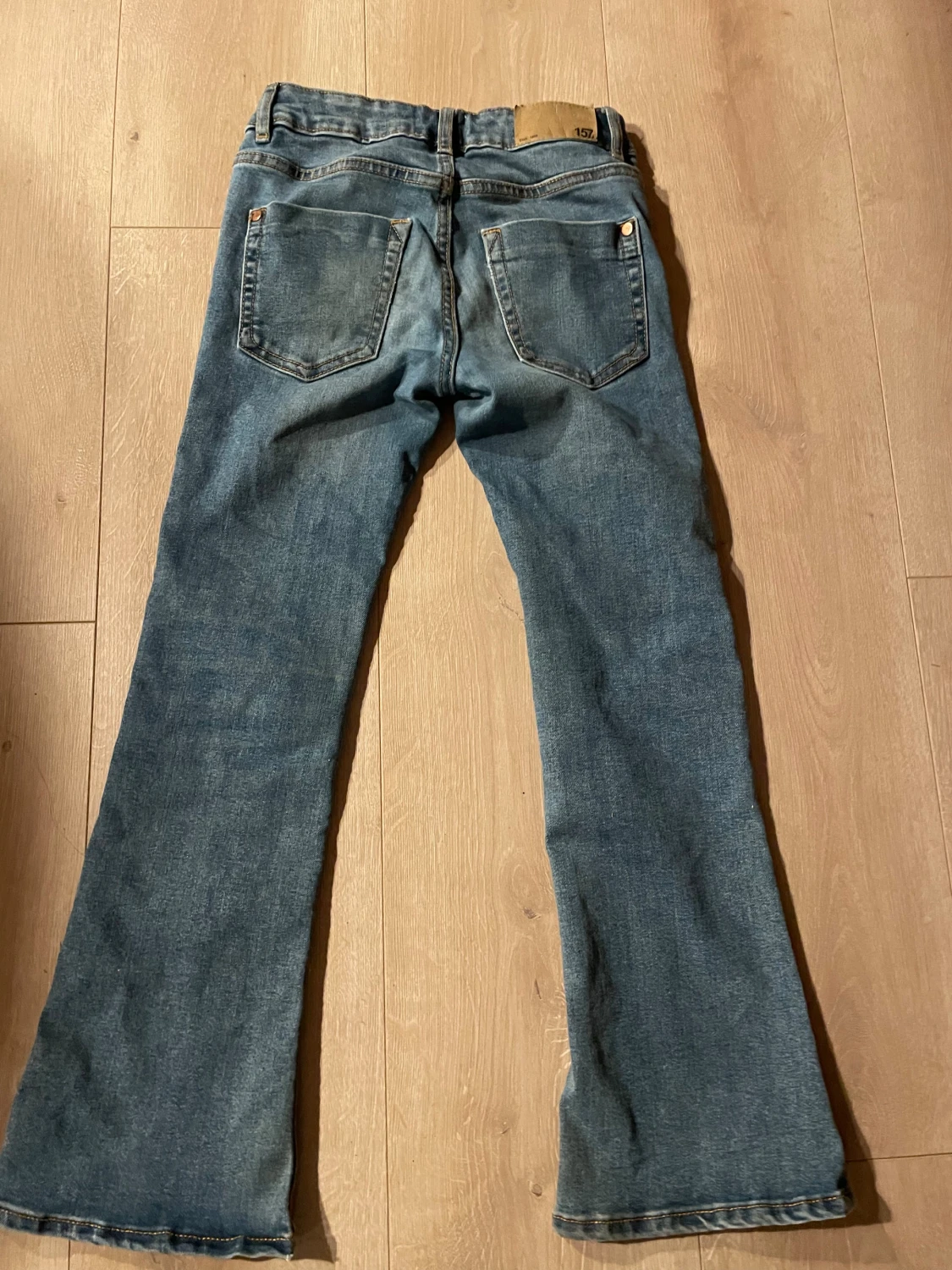 Blå bootcut jeans från 157 - 1