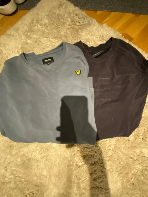 Armani och Lyle&Scott tröjor - Två tröjor från Armani och Lyle&Scott 