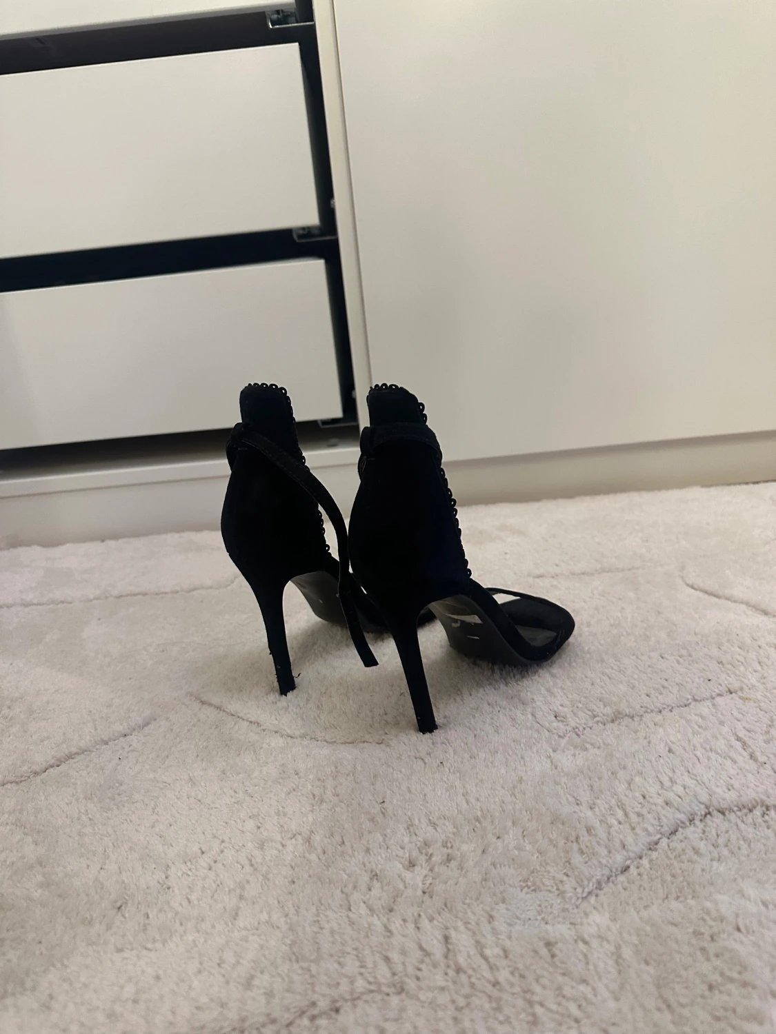 Svarta mocka-pumps från Opposite - 5