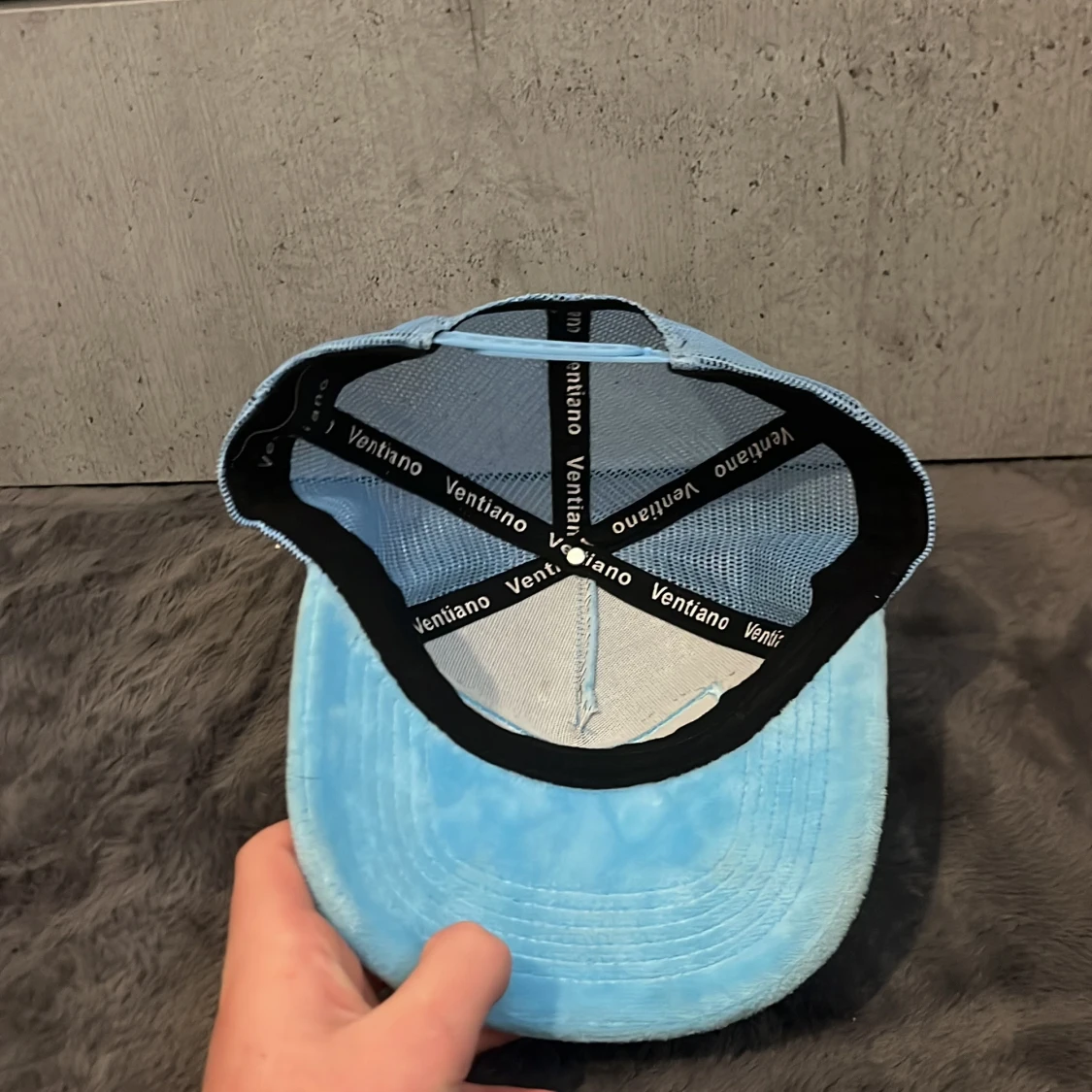  Jag säljer en blå skön keps  - 4