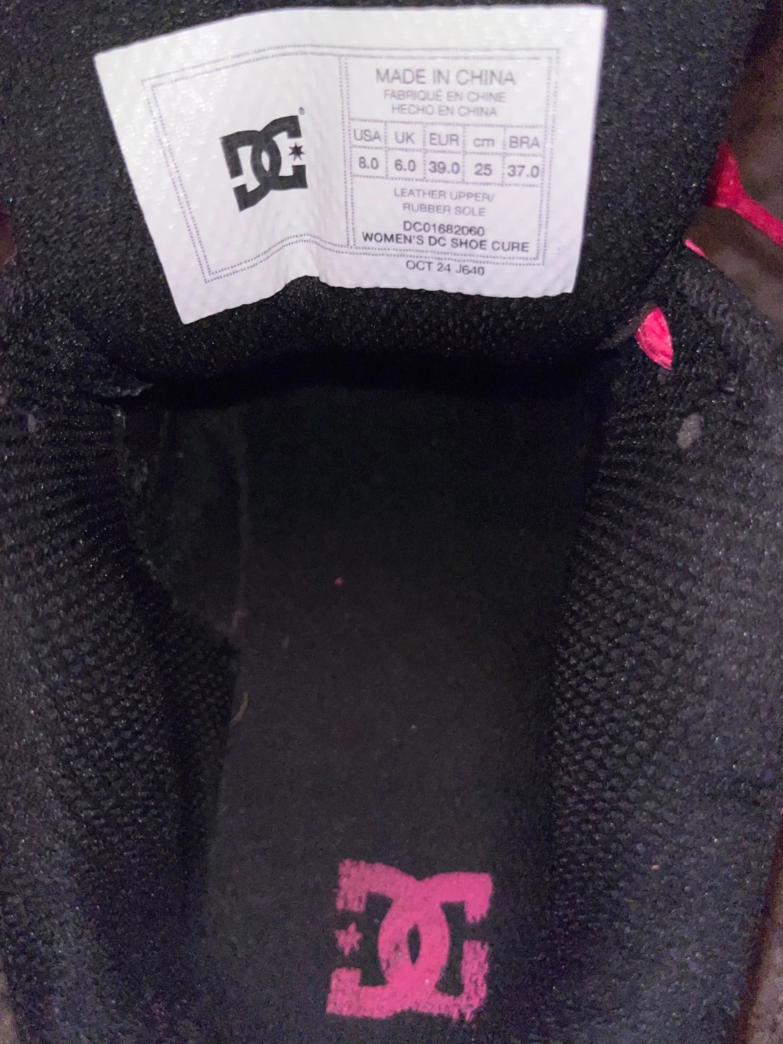 Svarta DC sneakers med rosa detaljer - 3