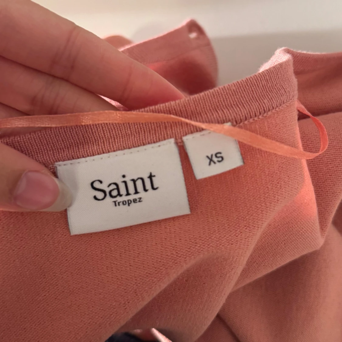 Rosa kofta med knappar  - 4