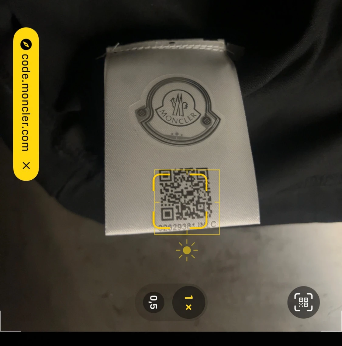 Svart Moncler t-shirt med logga - 2