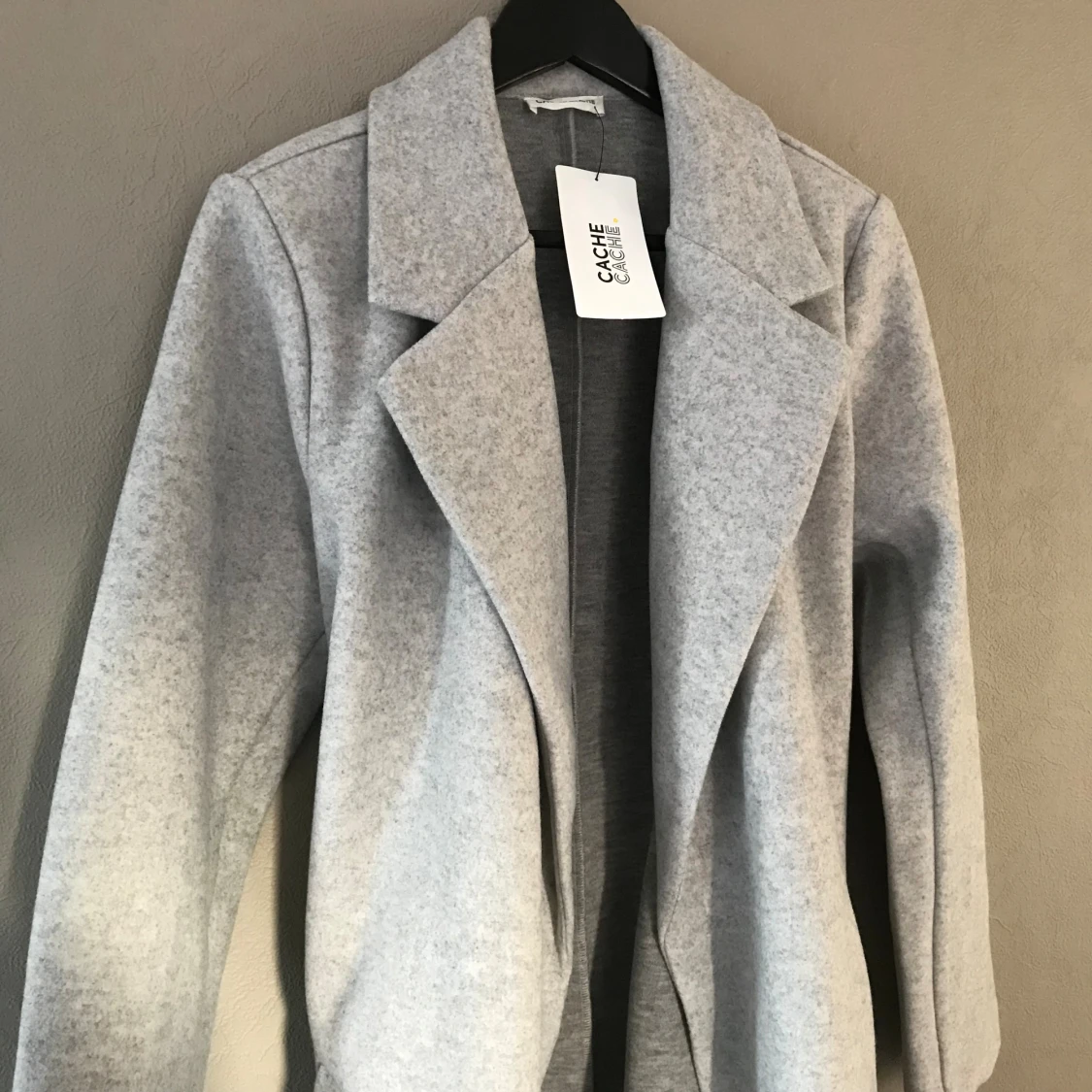 Grå kappa storlek 40. Oanvänd.  - 1