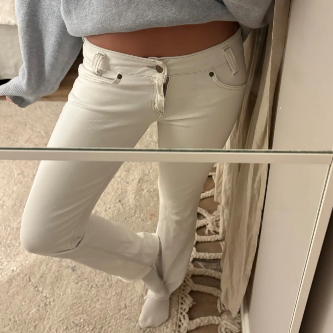 Vita bootcut jeans, låg midja 