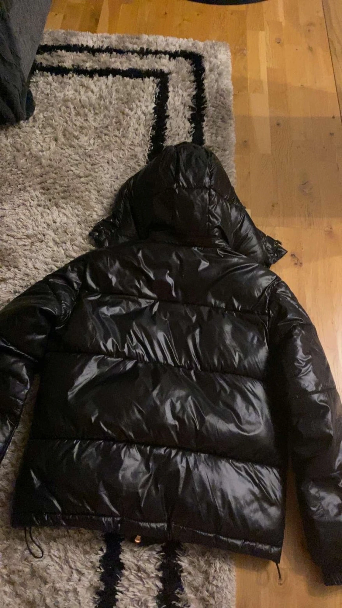 Svart Moncler pufferjacka med huva - 3