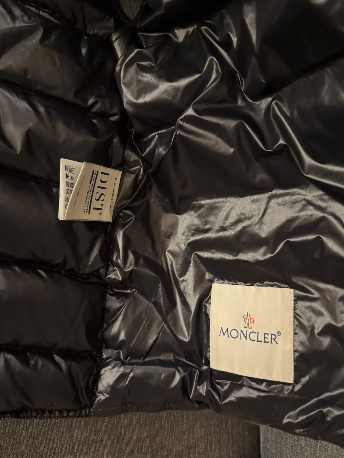 Äkta Moncler Gui Väst  - 2