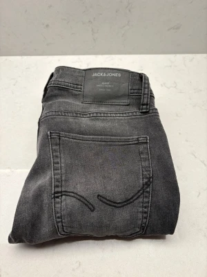 Jack & Jones jeans - Fina.