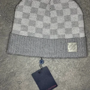 Mössa  - Fin mössa för vinter grå jätte fin