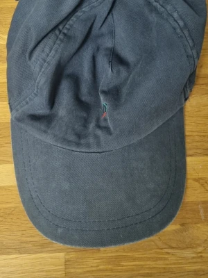 Boomerang ceps - Har bara legat i garderoben och är en bomerang ceps som är snygg menbden är lite andvänd 