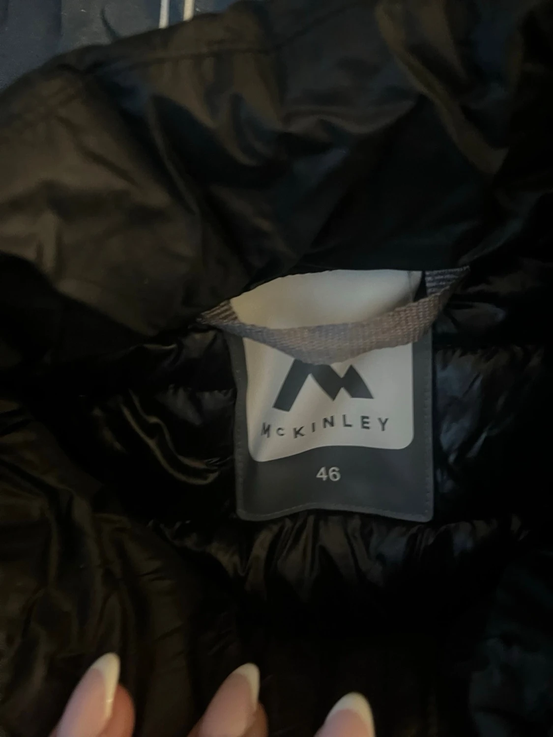 Svart dunväst från McKinley - 1