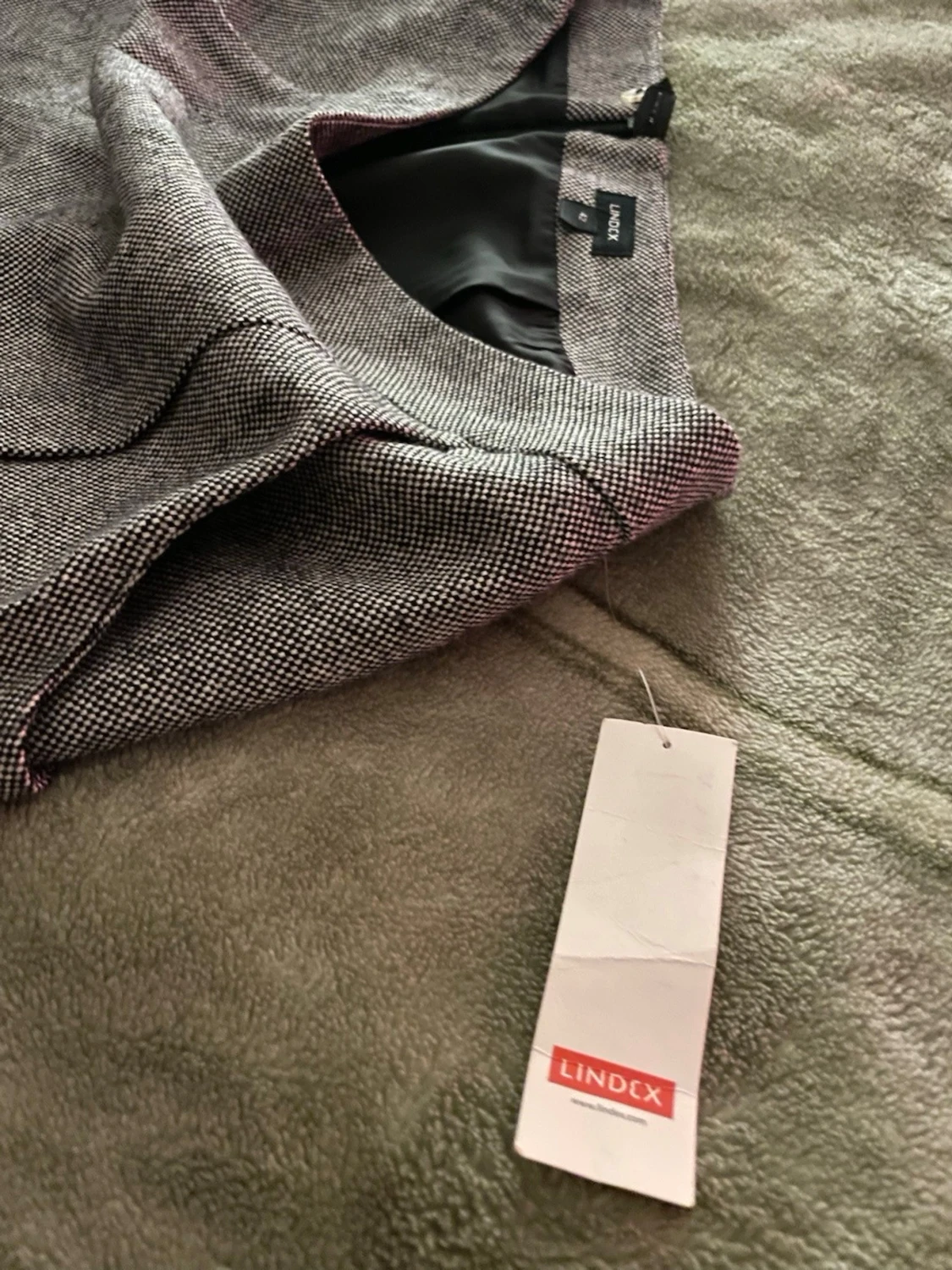 Grå rutig kortkjol från Lindex - 3