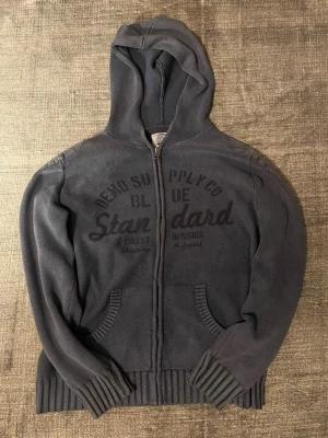 Rare vintage hoodie  - Säljer denna vintage stickade hoodien som är köpt på second hand. Mycket fina detaljer och overall en stilren tröja 