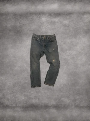 Lee jeans Vintage - Snygga Lee jeans i storlek W30 L32. Bra skick. Riktigt snyggt med vintage! Skriv för fler frågor 😇