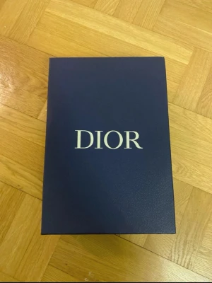 Skor - Helt nya svart vita skor