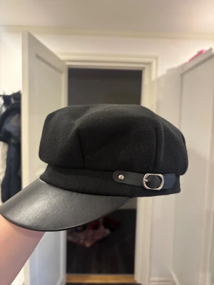  octagonal cap - Elegant, 20s style octagonal cap, britney spears