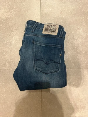Replay anbass - Tjena, säljer nu dessa riktigt snygga Replay anbassi Stl W33L32. Dom är i riktigt bra skick. Nypris 1600✅Vid minsta funderingar så är det bara att höra av sig//Allt gott