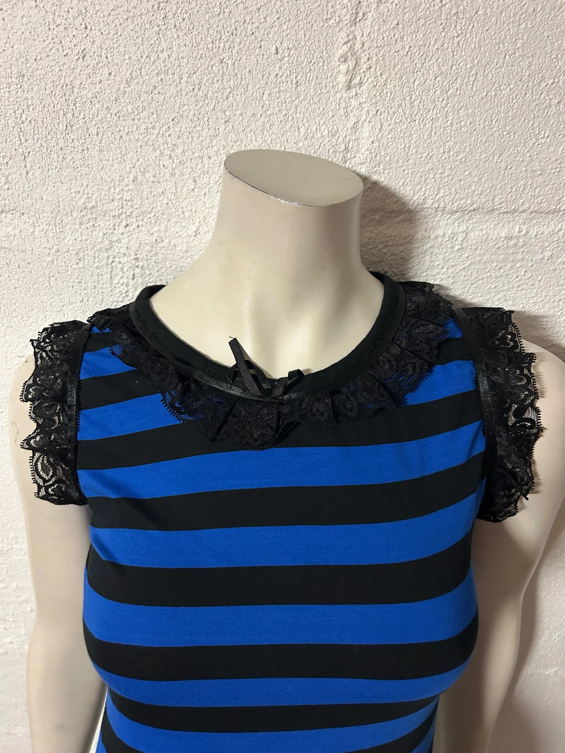 Topp med spets  från Poizen M/L - 1