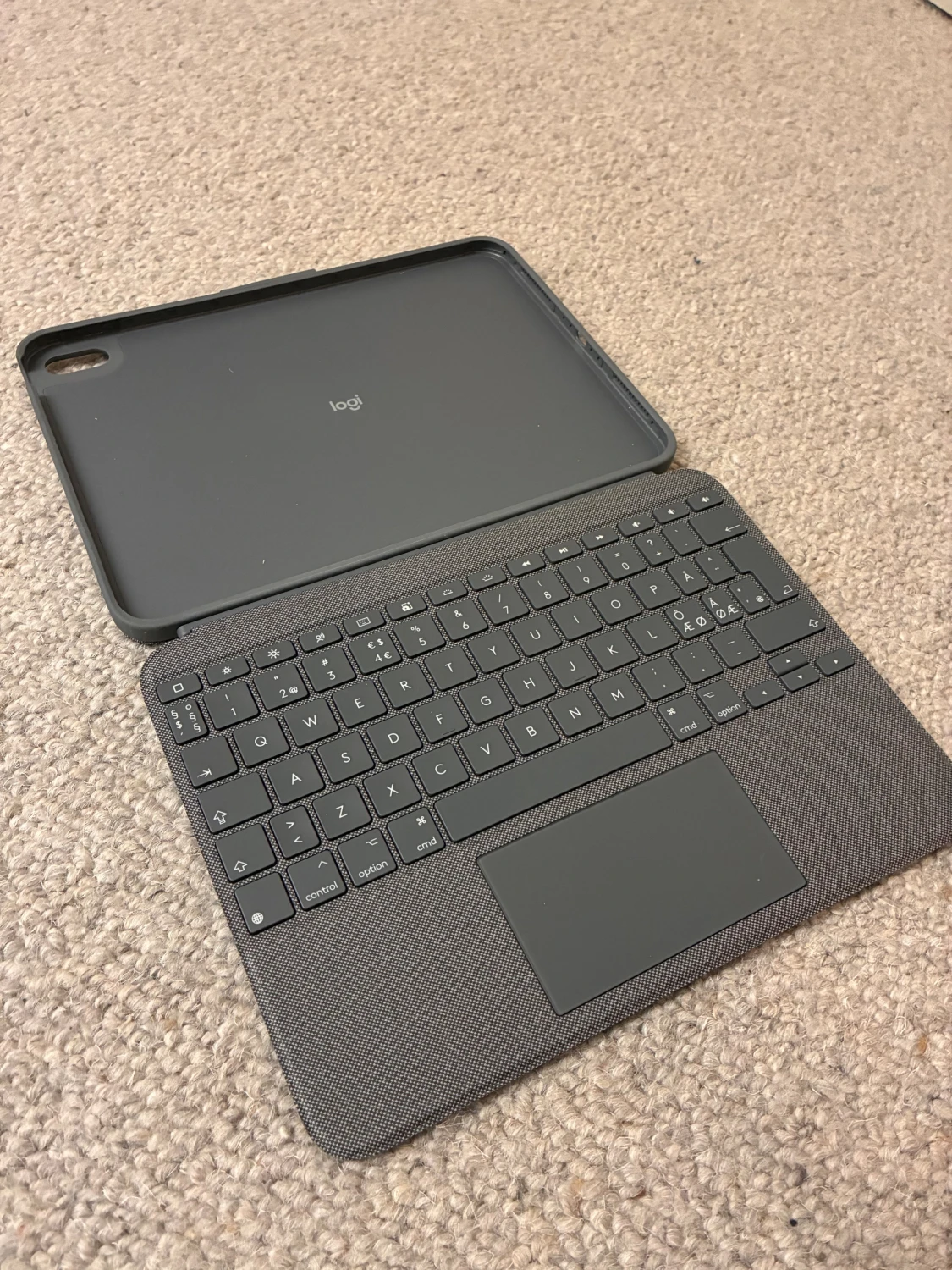 Logitech Combo Touch