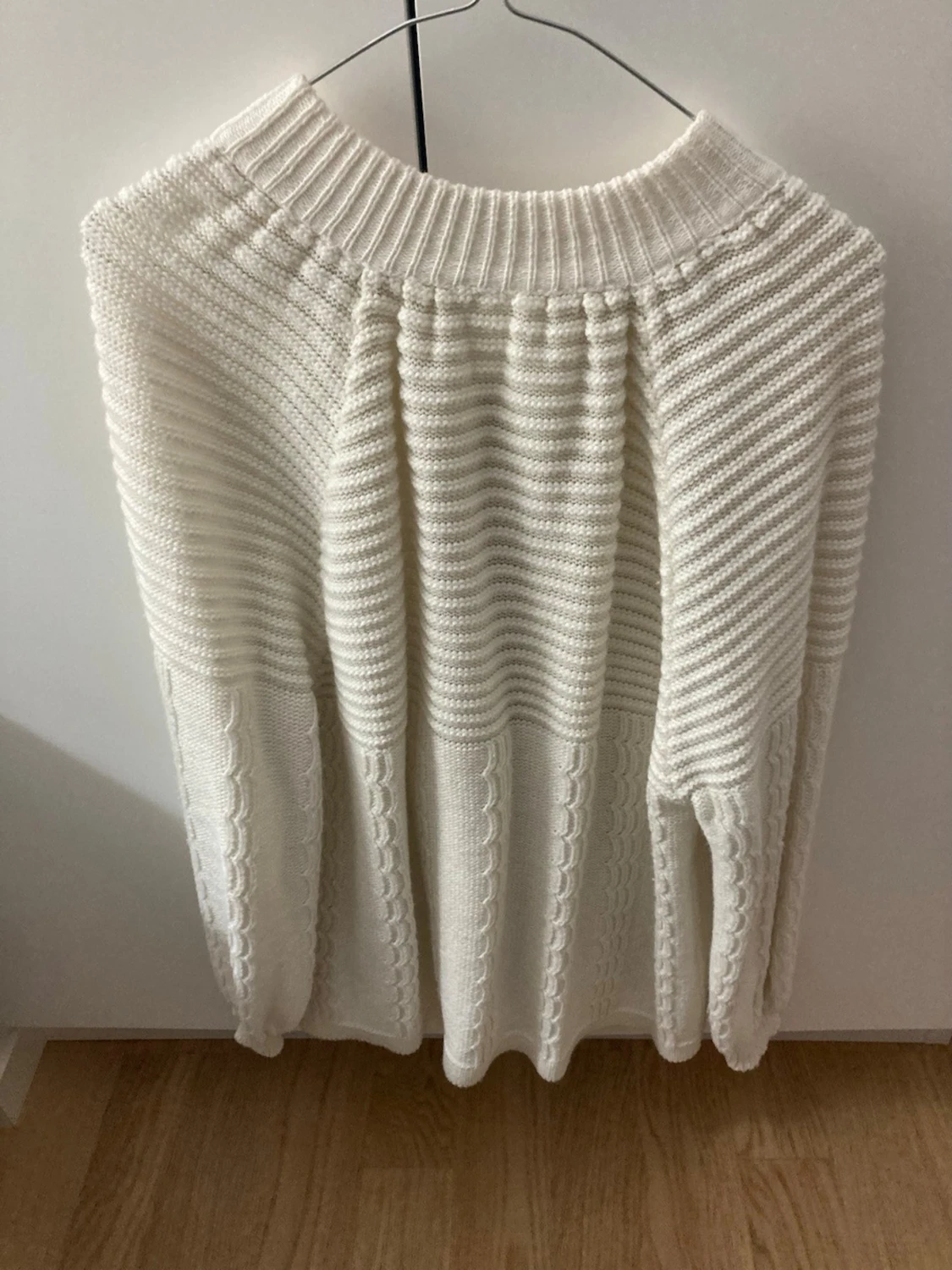 Vit stickad kofta med knyt - 3