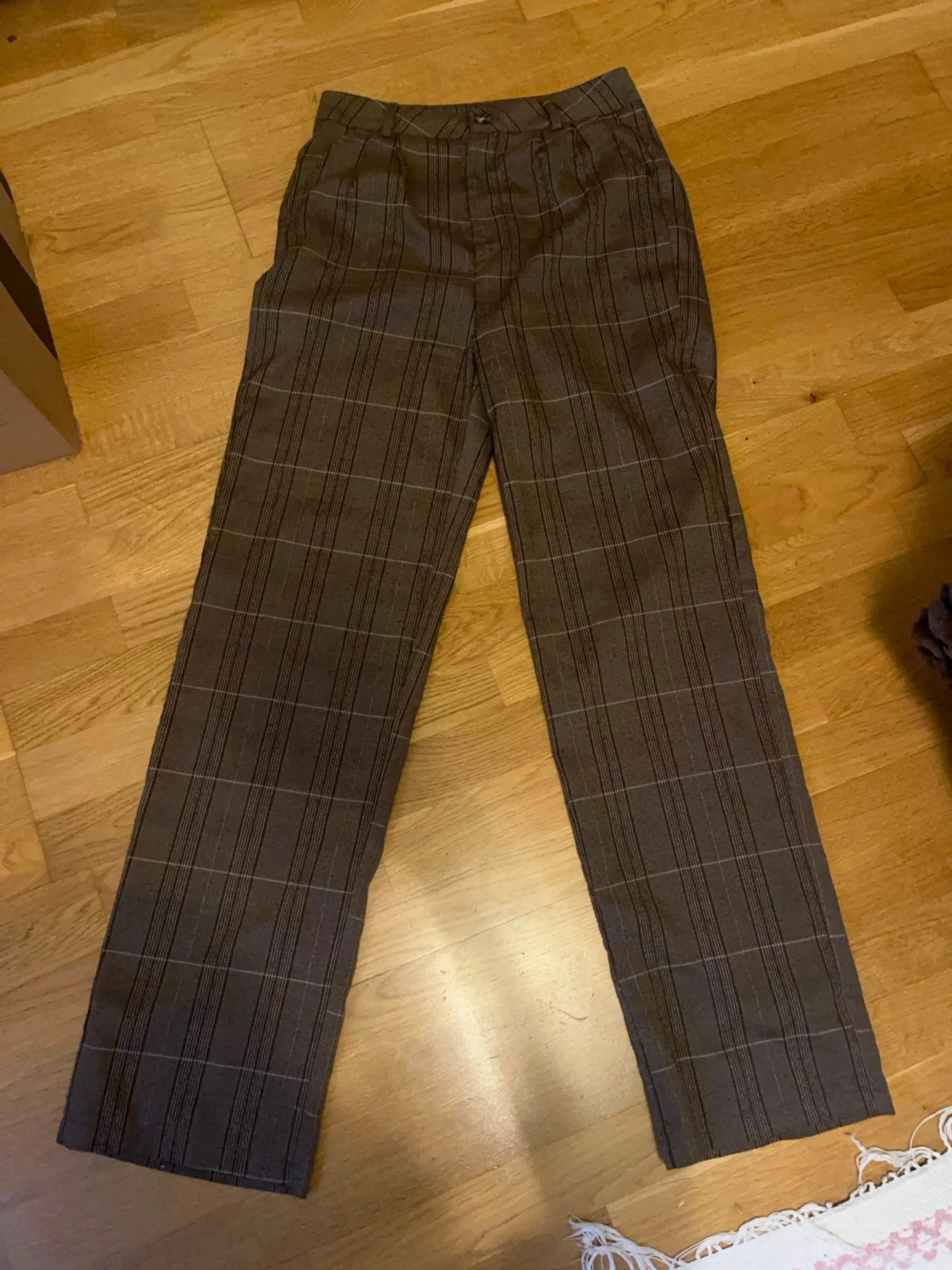 Bruna rutiga kostymbyxor  - 2