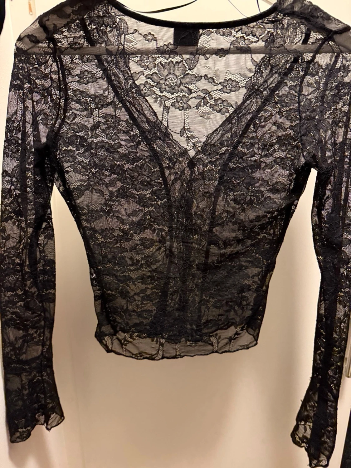 Svart spetsblus från Gina Tricot XS - 1